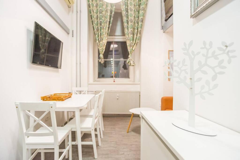 Apartma N'Poznam Tobacna Ljubljana Exterior photo