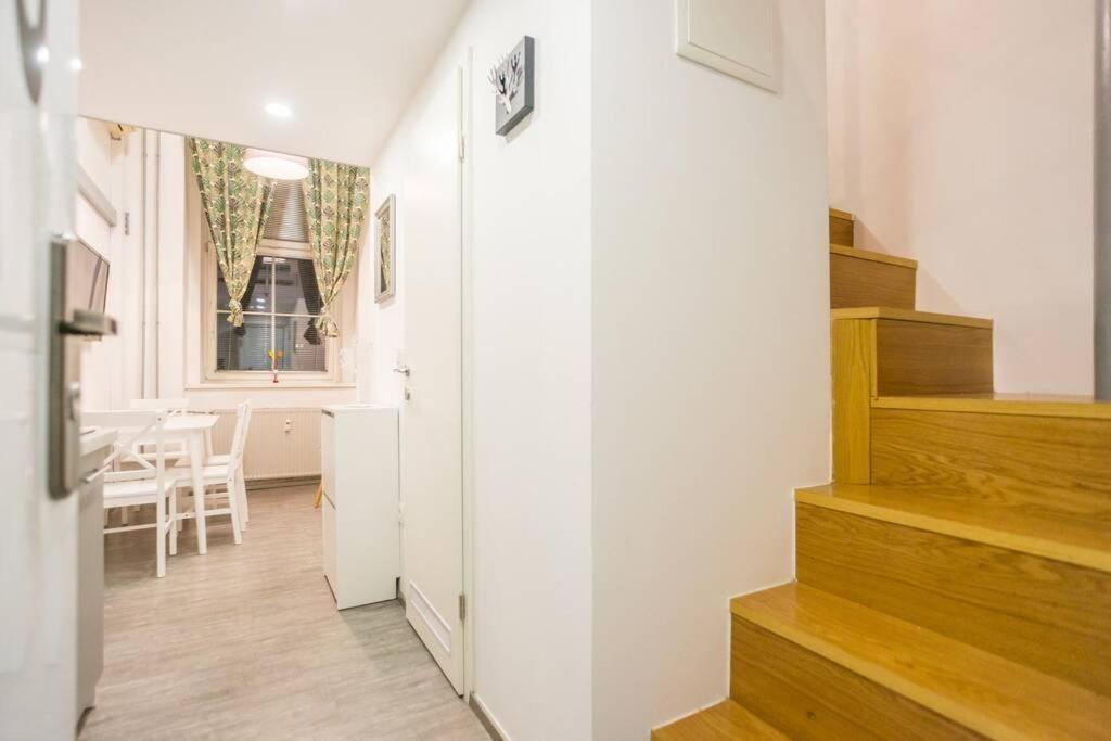 Apartma N'Poznam Tobacna Ljubljana Exterior photo