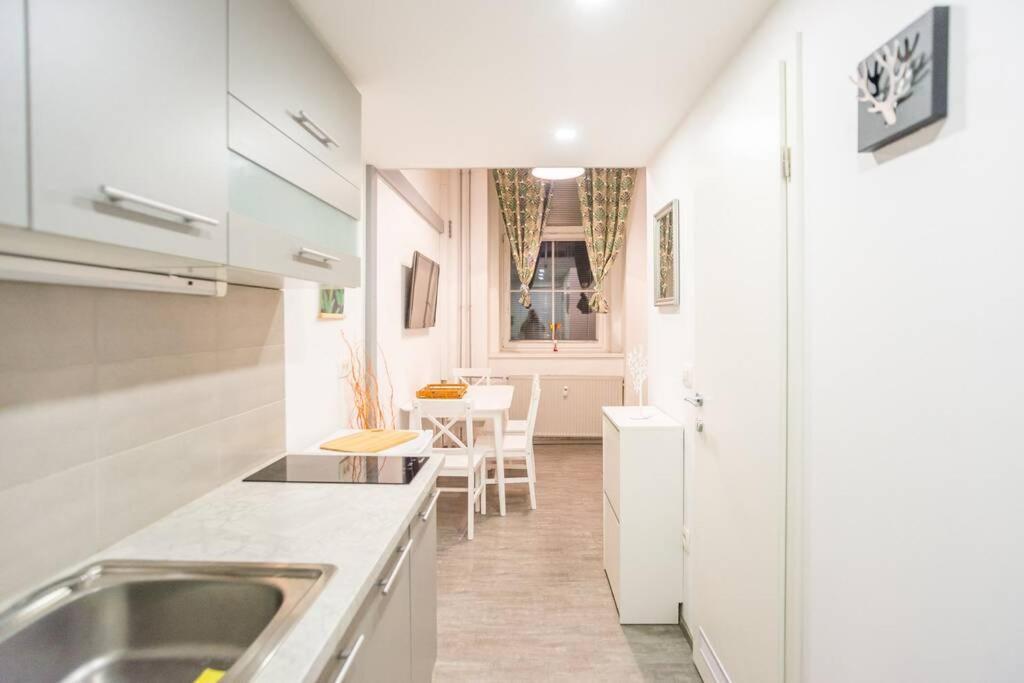 Apartma N'Poznam Tobacna Ljubljana Exterior photo